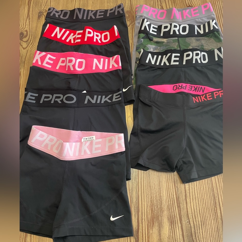Nike pro shorts women’s S